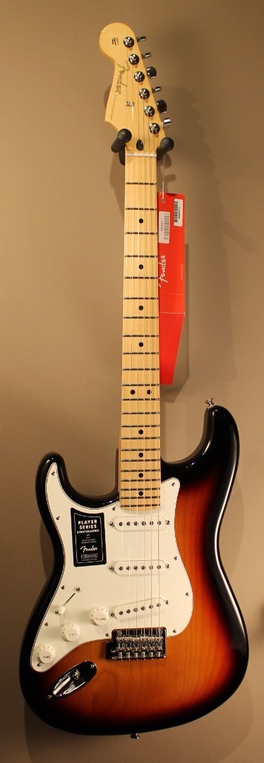 Fender Player Stratocaster LH 3-Tone Sunburst - LeftyGuitars