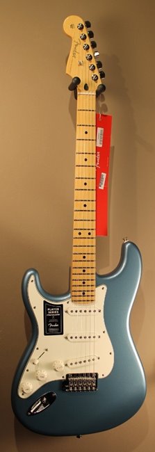 Fender Player Strat TPL.JPG