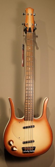 Danelectro 59 Longhorn bass.JPG