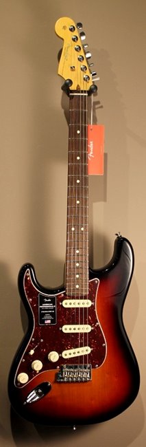 Fender Am Pro II Strat 3CS.JPG
